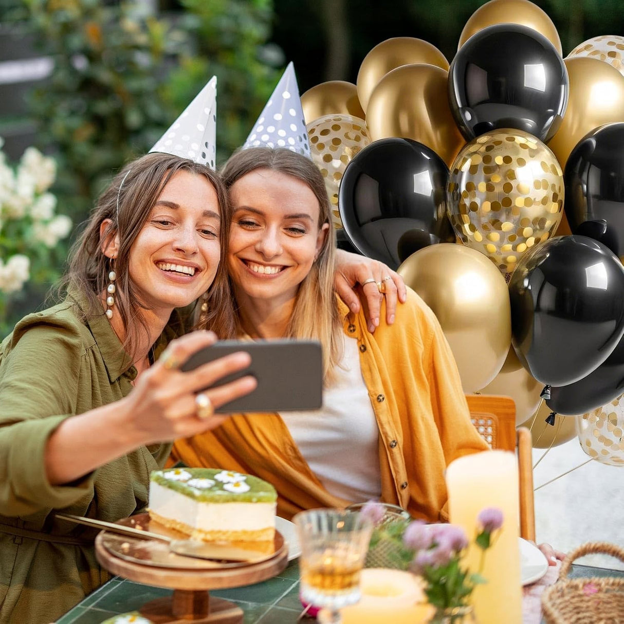 Set 16 Baloane din Latex, Vivimall, Model Party, 30 cm, Auriu, Negru, Confetti, 2.8 g