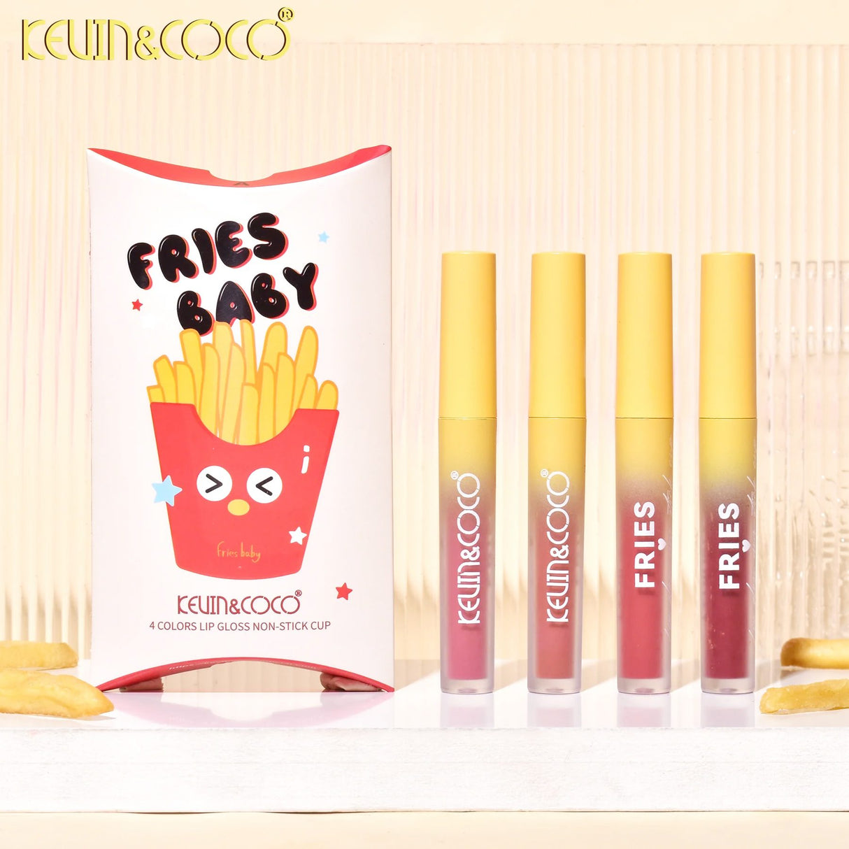 Detaliu pensulă aplicator lip gloss Kevin&Coco Fries Baby, textură lichidă fină