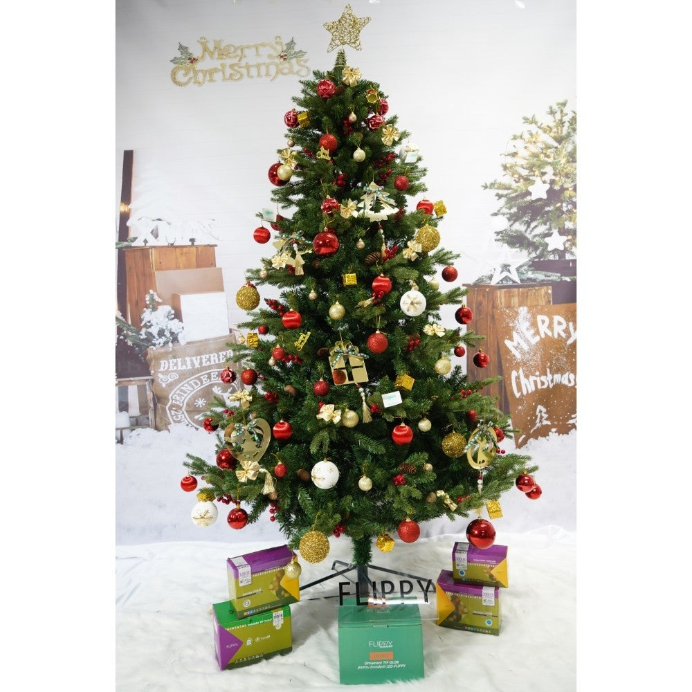 Set brad artificial de Craciun si elemente decorative, decorat cu conuri pin rosii, inaltime 210 cm, diametru 137 cm, 1172 ramuri, Flippy, verde, suport metalic inclus - vivimall.ro