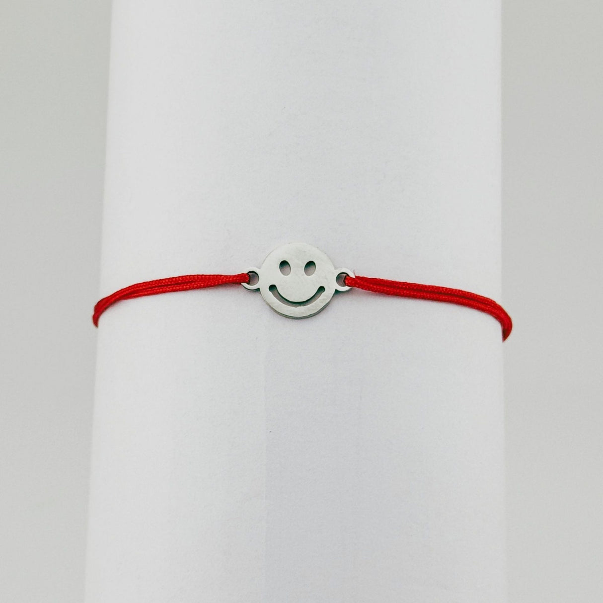 Bratara Martisor pentru Dama, Jolie, Model Smile, Set 12 bucati, Pandativ Argintiu din Inox cu Snur Rosu Ajustabil - vivimall.ro