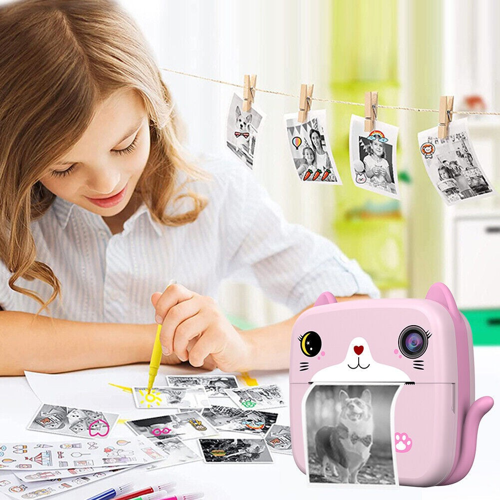 Set Camera Instantanee pentru Copii, Flippy, Ecran HD 2.4'', 24MP, 720P Video, 1200 mAh, cu Functie de Printare Alb-Negru, cablu USB-C, Bluetooth, Compatibil iOS/Android, Imprimare APP, Model Kitty, Roz - vivimall.ro