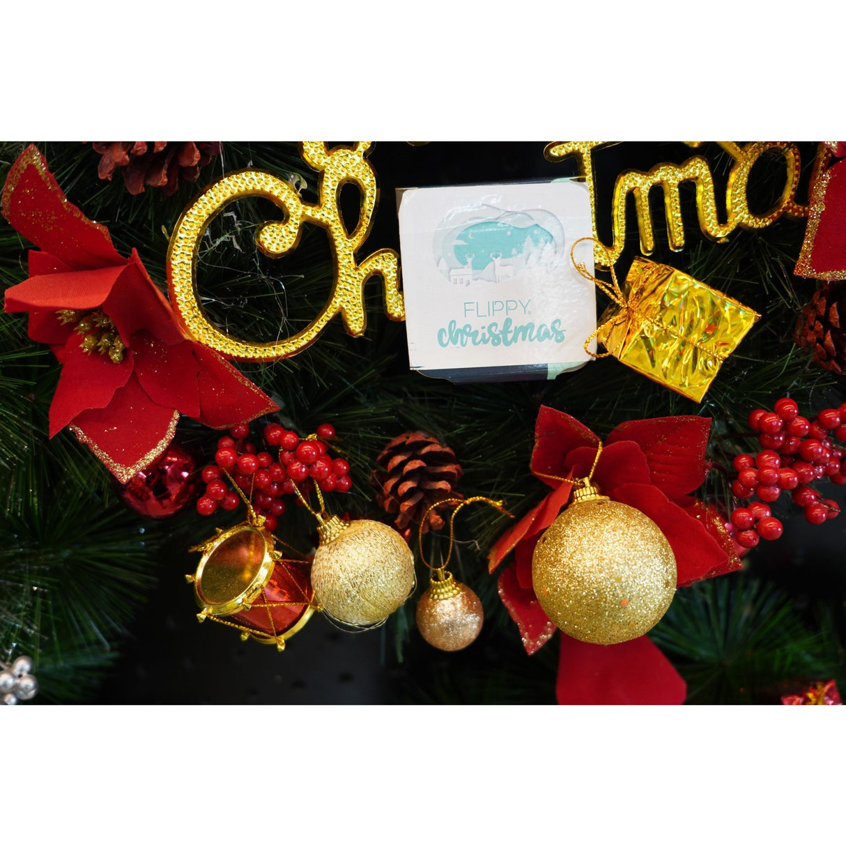 Set de 45 ornamente de brad, Vivimall, de tip Glob, , din polistiren, cu finisaj sclipitor , cutie 8 cm adancime x 24 cm lungime x 16 cm inaltime - vivimall.ro