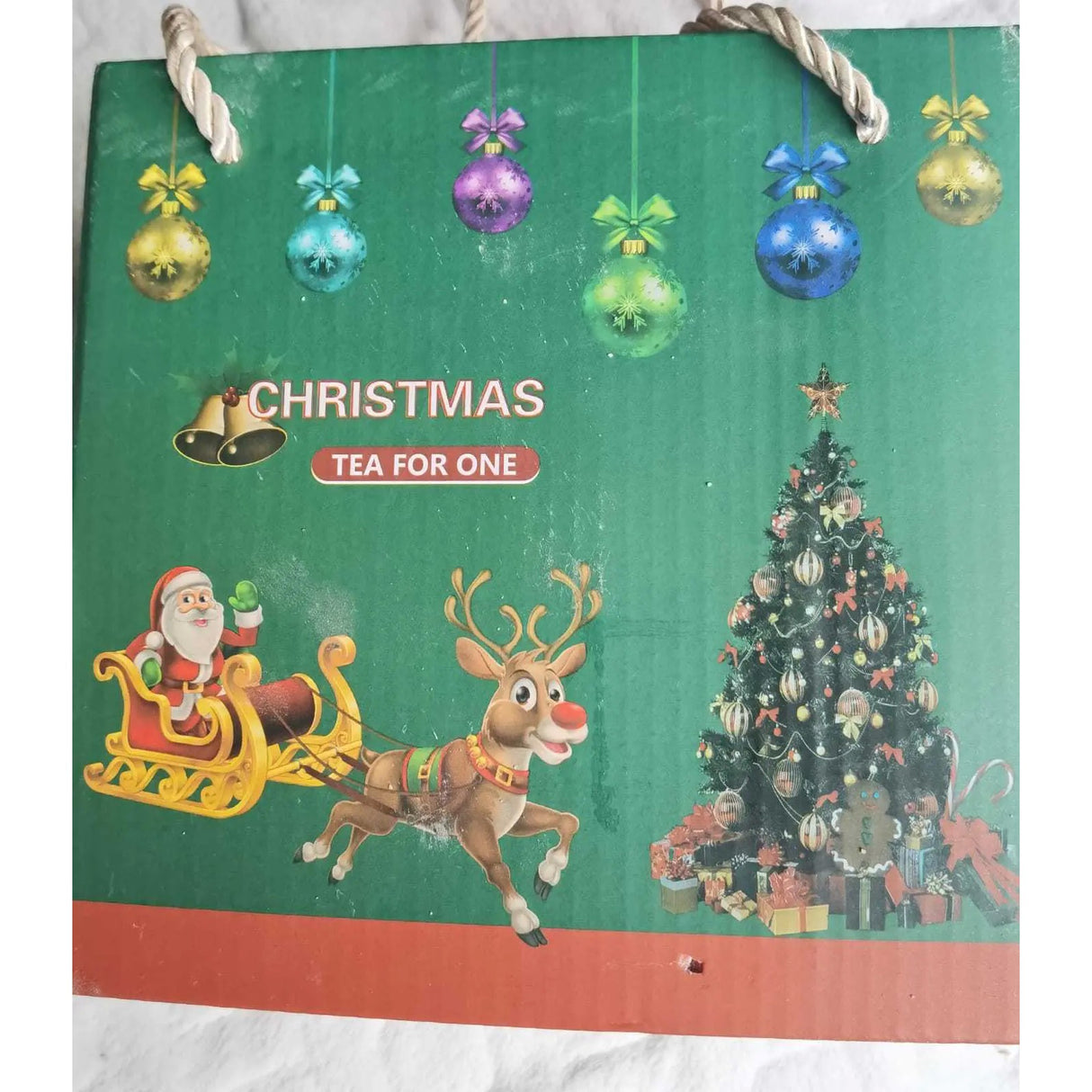 Set de Ceai, Vivimall, Tema Craciun, Ceainic 420 ml, Cana 310 ml, din Portelan, Model Happy Christmas, Rosu, Resigilat - vivimall.ro