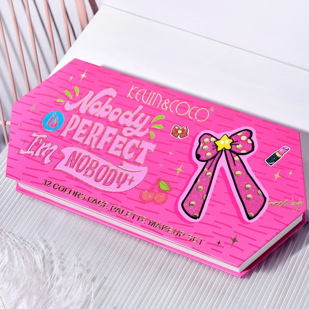 Trusa de Machiaj, KEVIN & COCO, Nobody is Perfect, I am Nobody, 32 culori, 29 x 23.5 x 3 cm