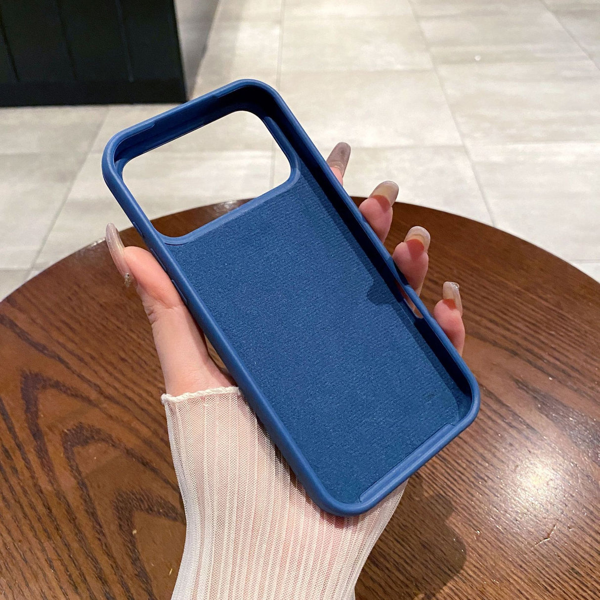 Husa din Silicon pentru iPhone 17 Air, Vivimall, cu Ventuze, Rezistenta la Socuri, Galben - vivimall.ro