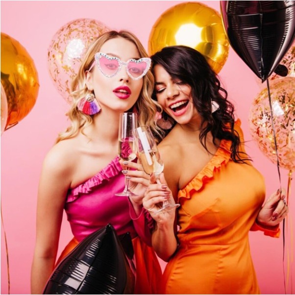 Ochelari Decorativi, Vivimall, Model Birthday Queen, cu Perle si Pietre, pentru Aniversari, din PC, 15.3 x 5.7 x 14.5 cm, Roz - vivimall.ro