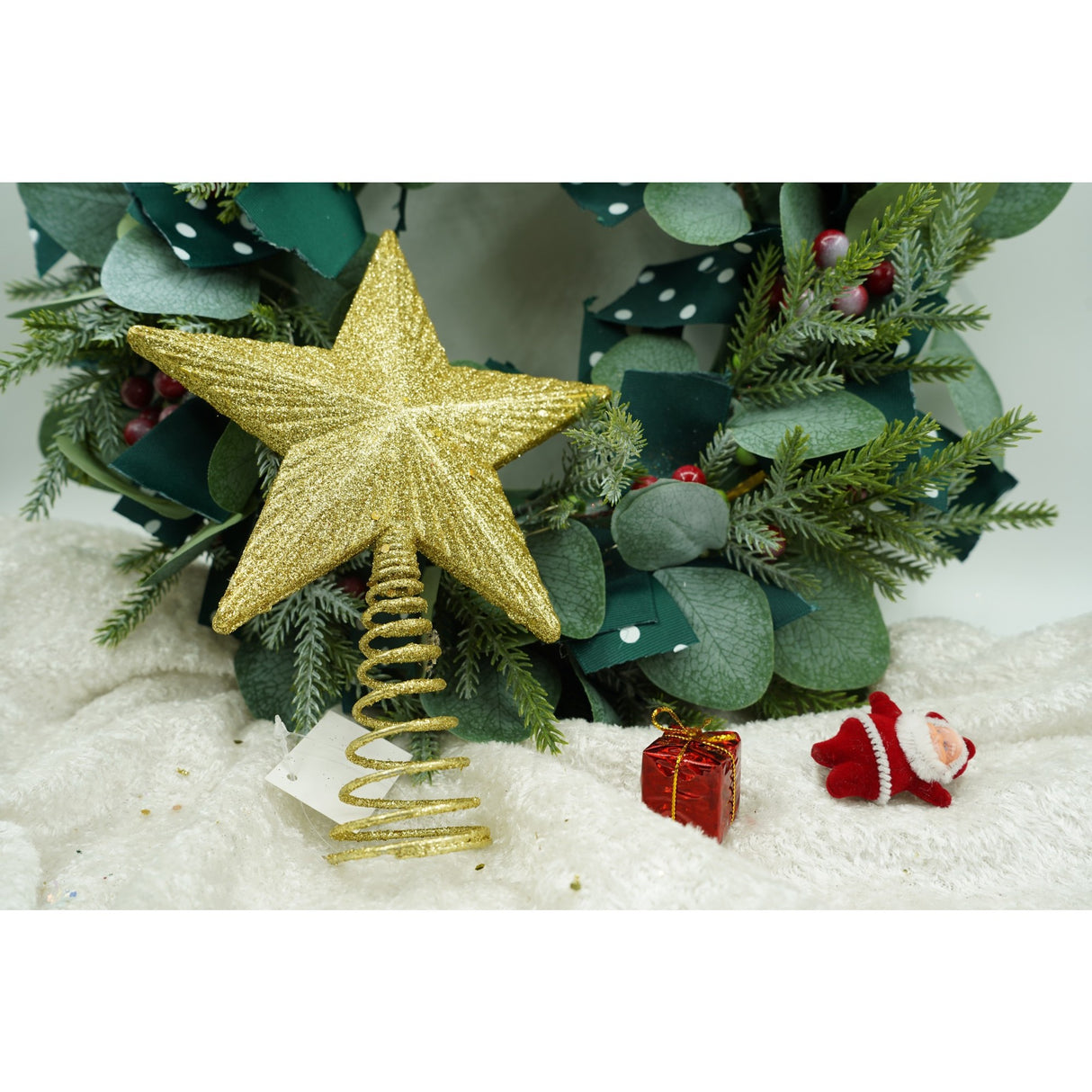 Varf decorativ de brad, Auriu, in forma de Stea, cu design in relief, din Plastic/Metal, 15.5 cm x 20.5 cm, Interior/Exterior, Flippy - vivimall.ro