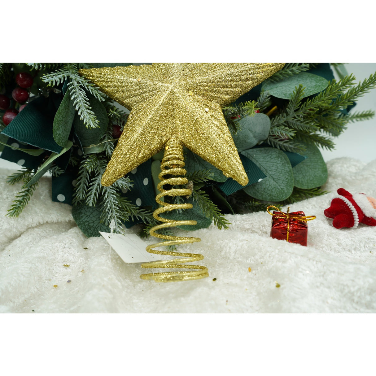 Varf decorativ de brad, Auriu, in forma de Stea, cu design in relief, din Plastic/Metal, 15.5 cm x 20.5 cm, Interior/Exterior, Flippy - vivimall.ro