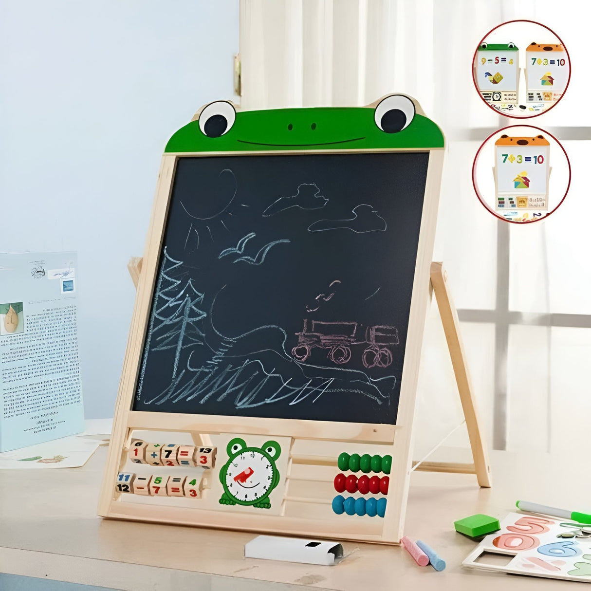 Tablă magnetică pliabilă Flippy deschisă cu accesorii complete: cretă, marker, litere, cifre