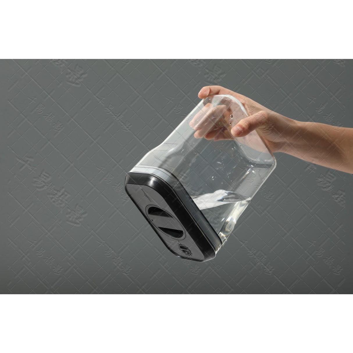 Recipient Din Plastic, Pentru Alimente/Obiecte, Inchidere Ermetica Rotire 90 Grade, 2L, 20.5 X 10.5 X 27 Cm, Transparent - vivimall.ro