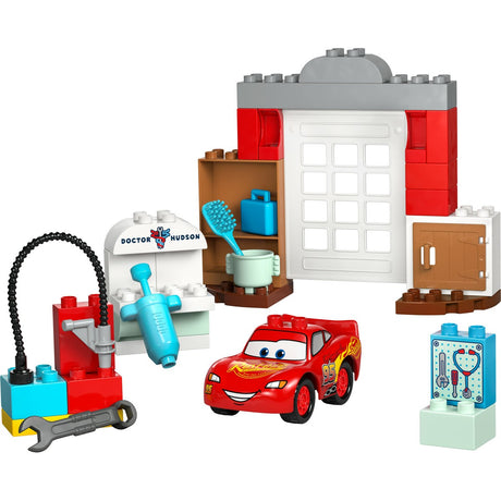 LEGO DUPLO VIZITA LUI MCQUEEN LA GARAJUL LUI DOC 10456