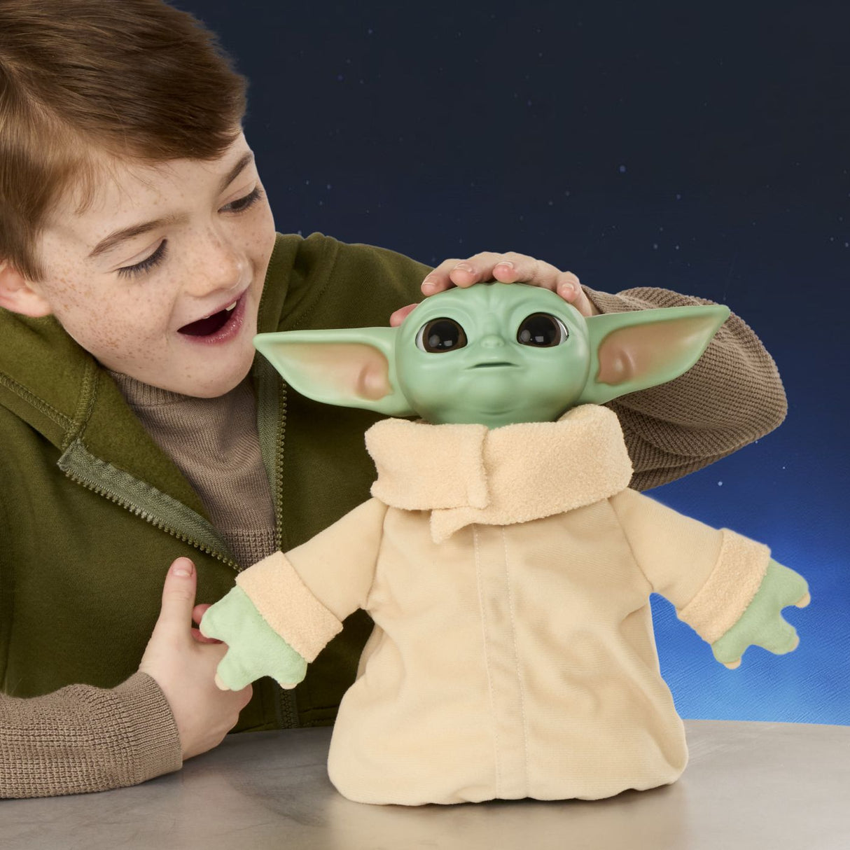 STAR WARS MADALORIAN SI GROGU FIGURINA INTERACTIVA ACTION BUDDY GROGU CU SUNETE 25CM