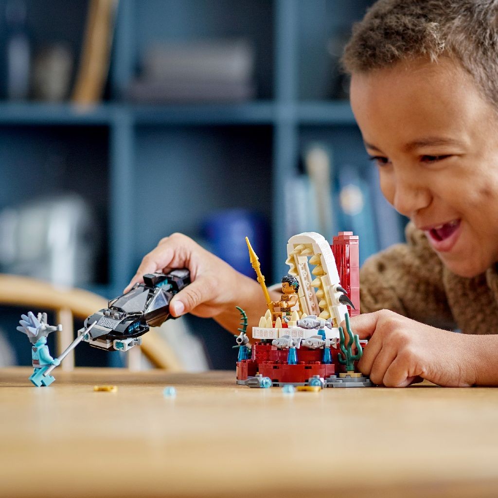 LEGO SUPER HEROES SALA TRONULUI REGELUI NAMOR 76213
