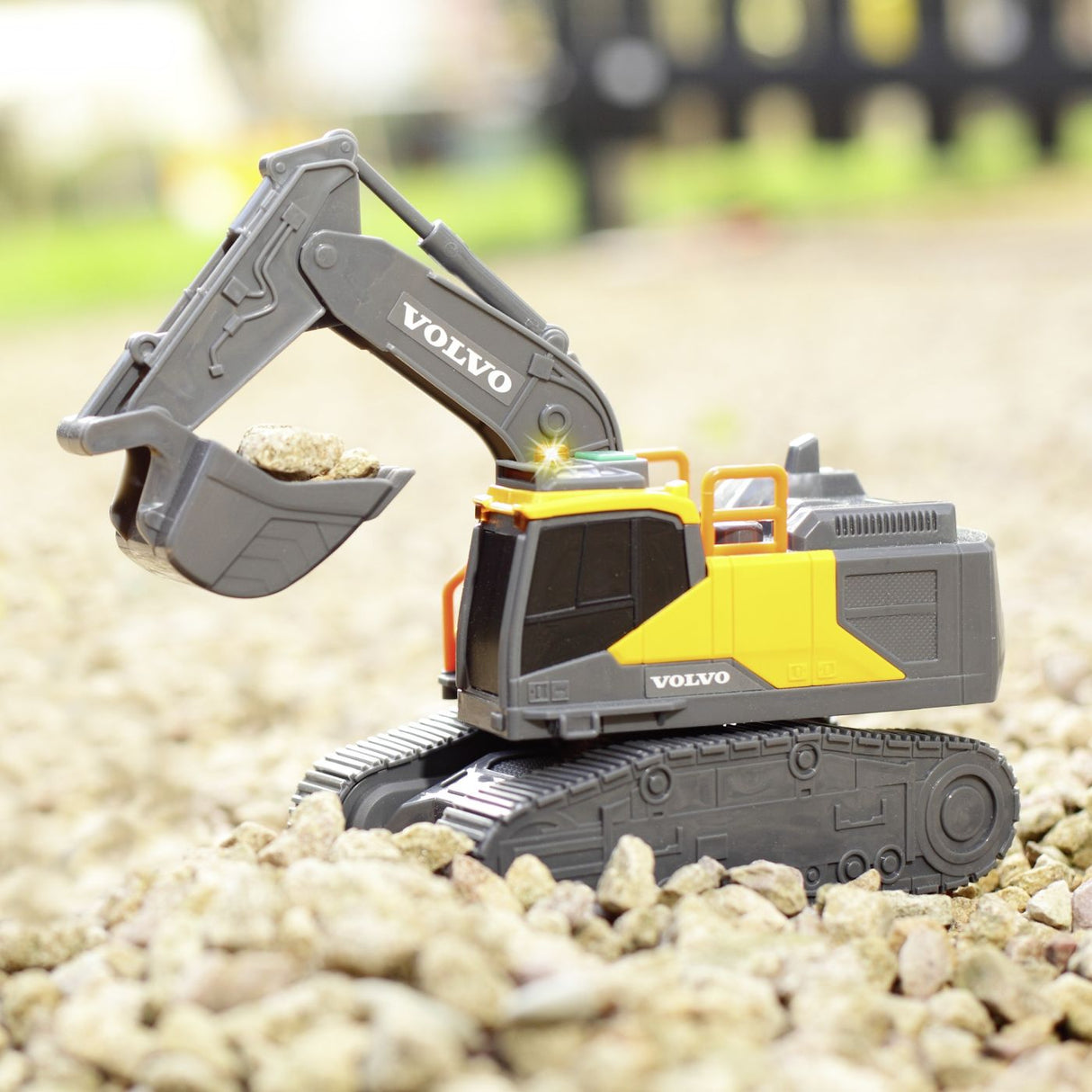 DICKIE EXCAVATOR VOLVO CU SENILE SUNETE SI LUMINI