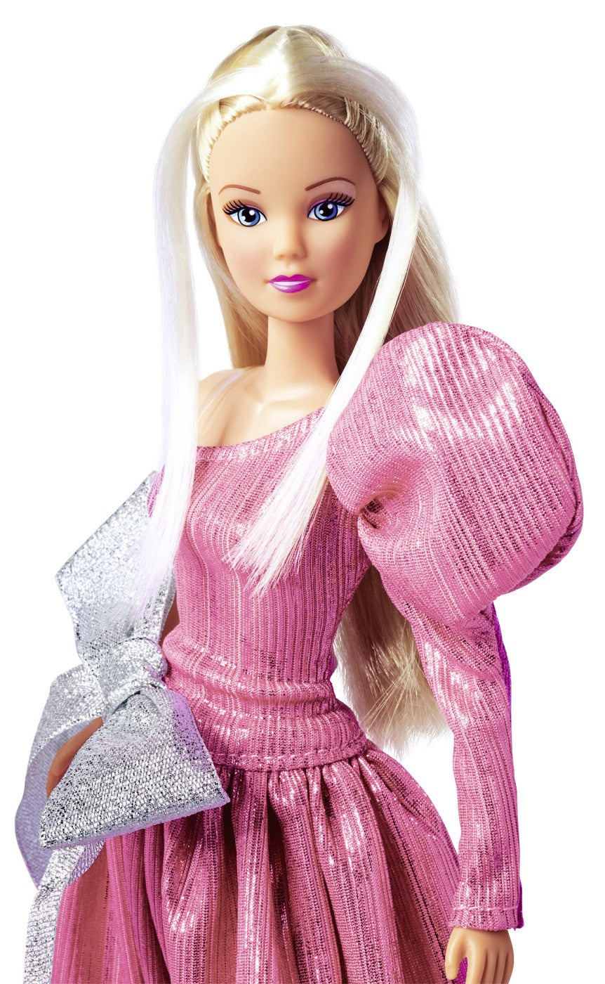 STEFFI LOVE PAPUSA STEFFI IN TINUTA DE GALA