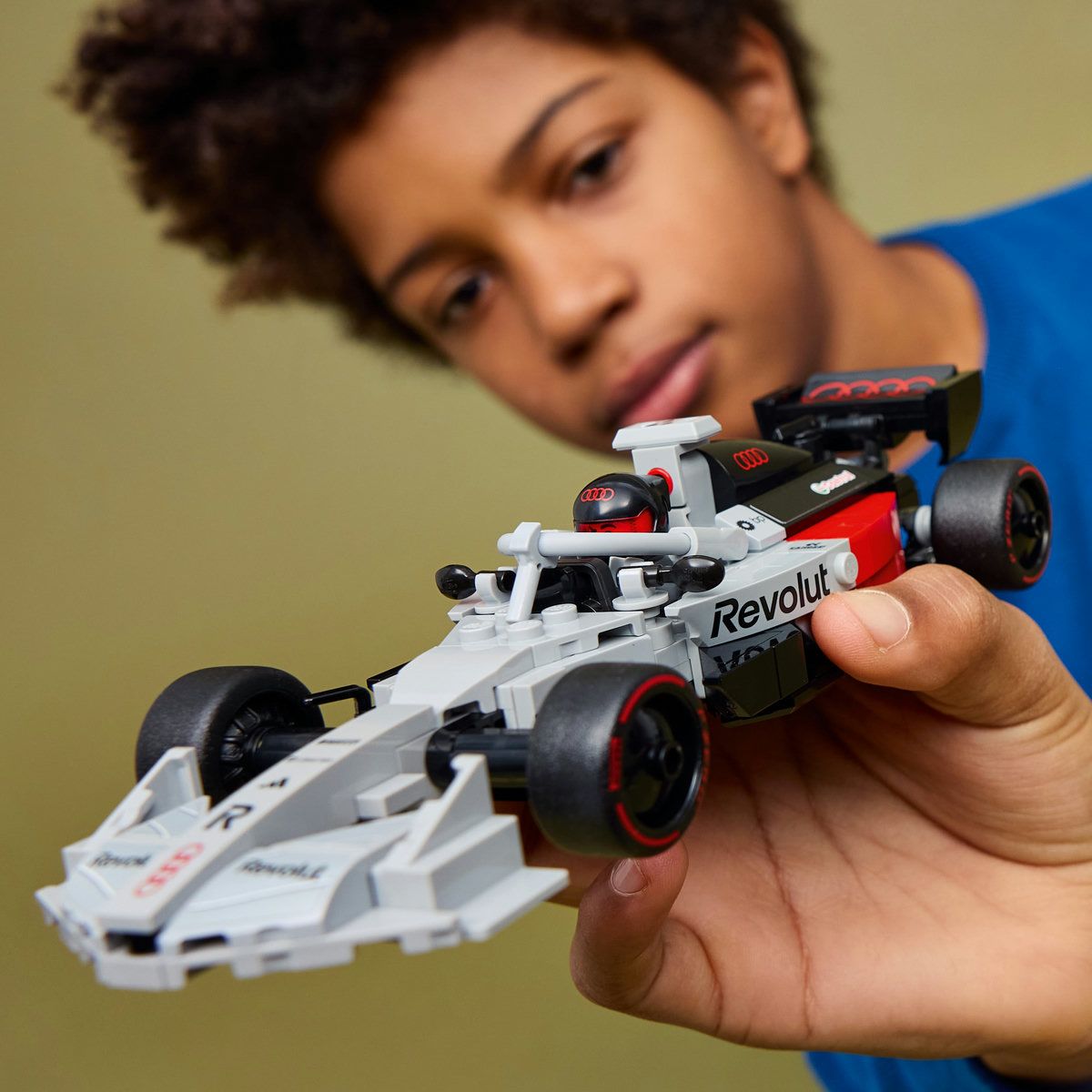 LEGO SPEED CHAMPIONS MASINA DE CURSE AUDI REVOLUT F1 TEAM R26 77259