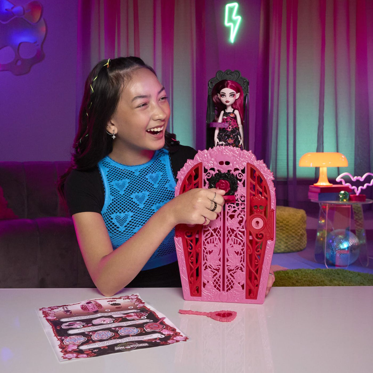 MONSTER HIGH GRADINA DE LA MIEZUL NOPTII PAPUSA DRACULAURA