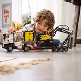 LEGO TECHNIC CAMIONUL FMX ȘI EXCAVATORUL ELECTRIC EC230 DE LA VOLVO 42175