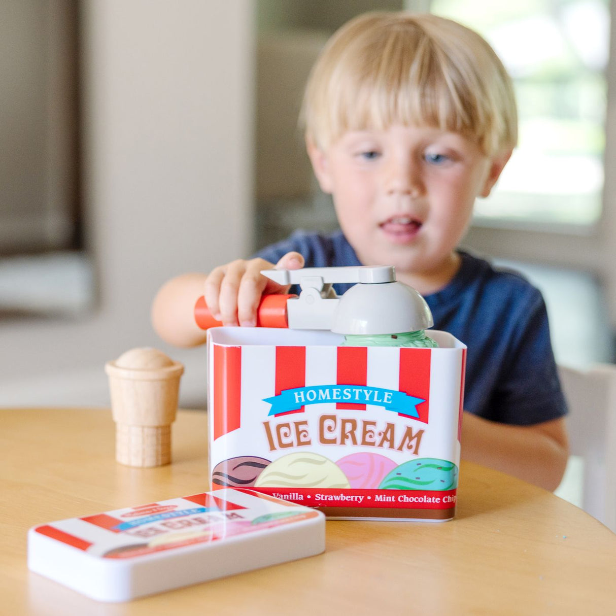 MELISSA AND DOUG SET DE JOACA MAGNETIC CORNETE CU INGHETATA