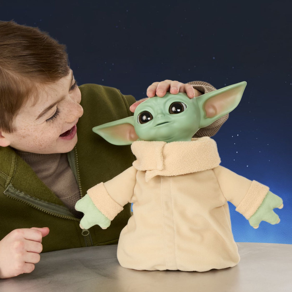 STAR WARS MADALORIAN SI GROGU FIGURINA INTERACTIVA ACTION BUDDY GROGU CU SUNETE 25CM