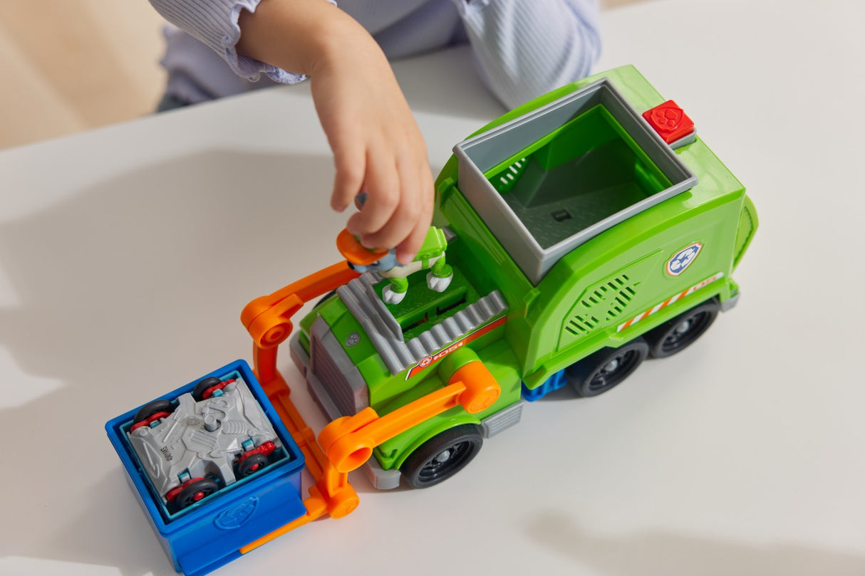 PATRULA CATELUSILOR ROCKY SI CAMIONUL DE RECICLARE CRUSH N ROLL