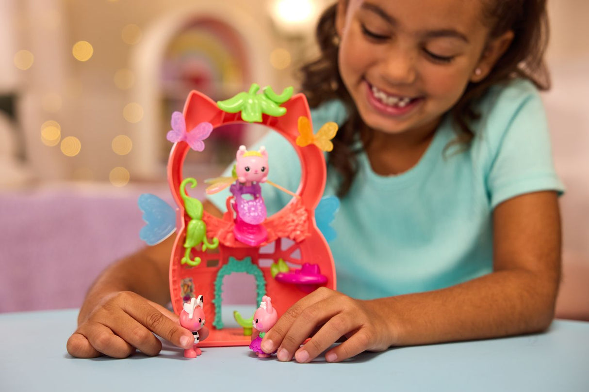 GABBYS DOLLHOUSE FAIRYLANDIA SET DE JOACA ZANA PISICUTEI CU FIGURINE SI ACCESORII