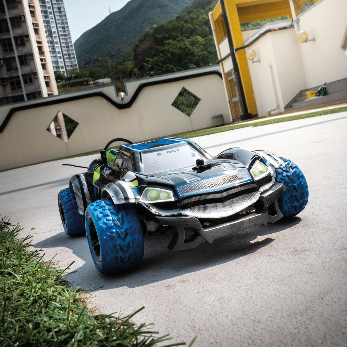 MASINA CU RADIOCOMANDA EXOST XBULL SCARA 1 LA 18