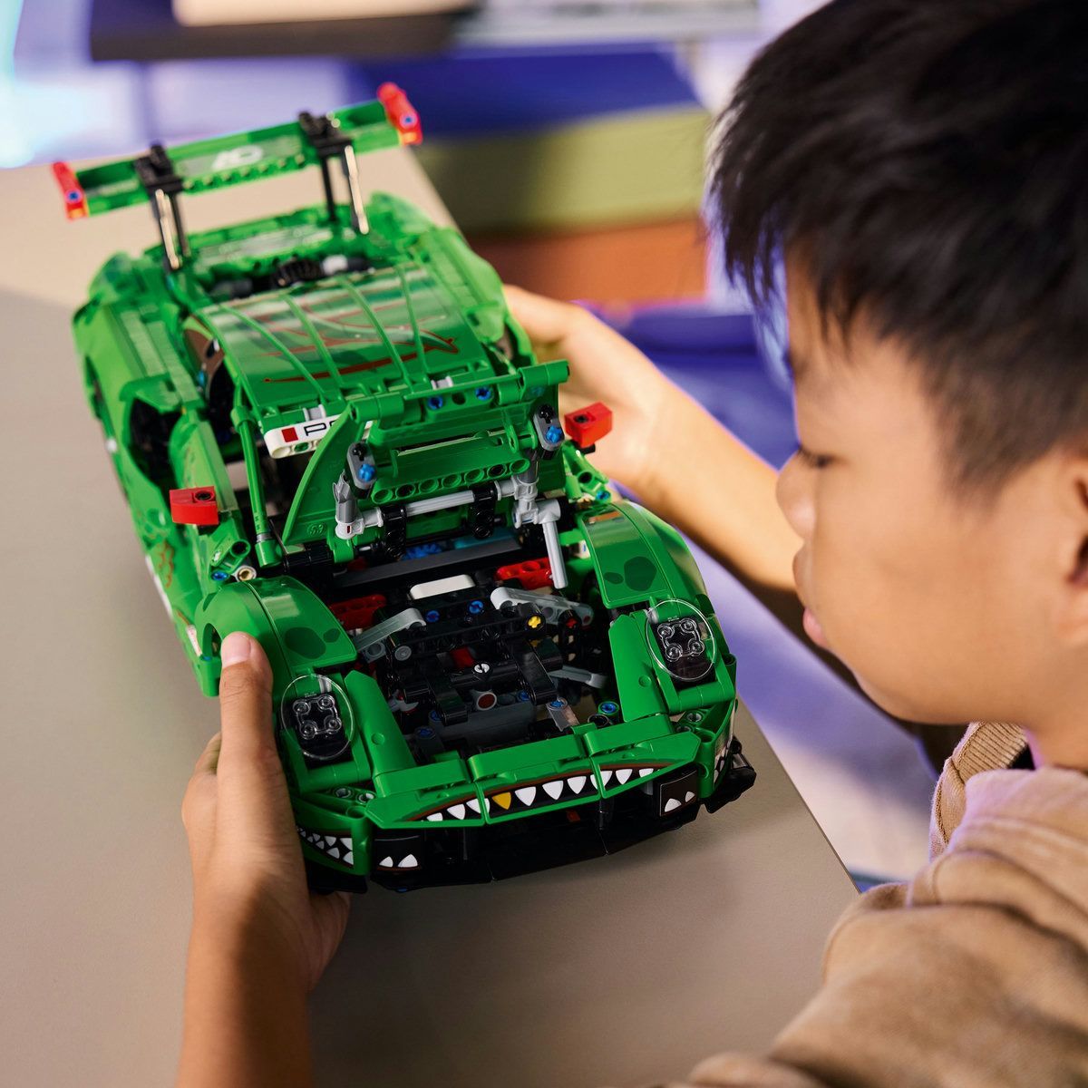 LEGO TECHNIC MASINA PORSCHE 911 GT3 R REXY AO RACING 42224