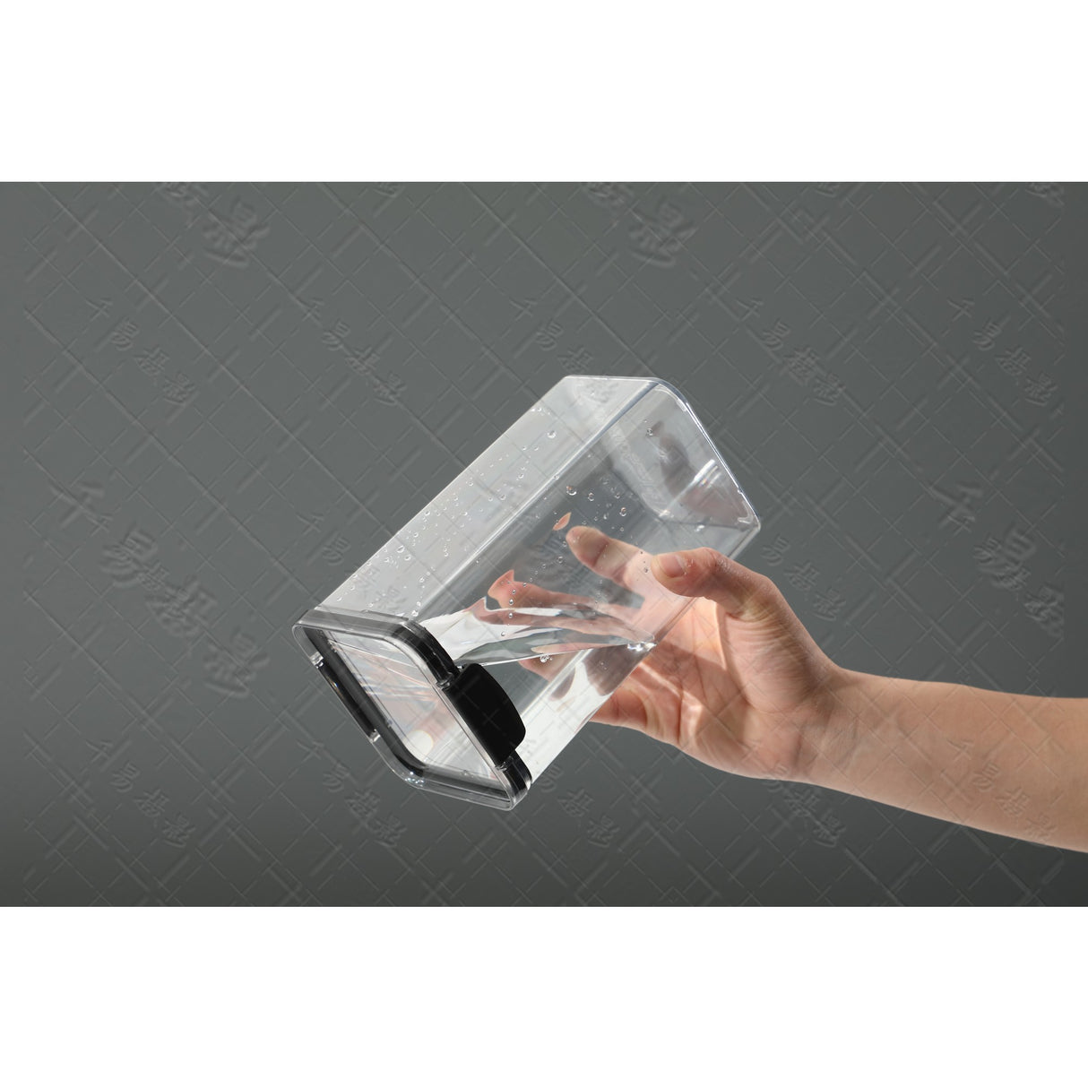 Recipient Din Plastic, Pentru Alimente/Obiecte, Inchidere Ermetica, 10.2 X 9.8 Cm, 700 Ml, Transparent - vivimall.ro