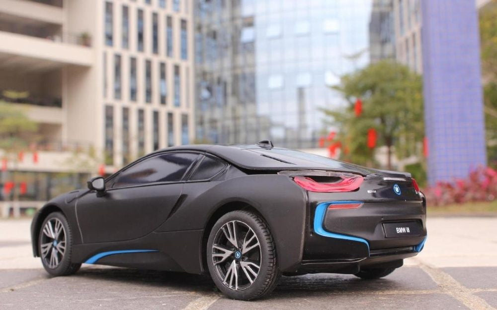 MASINA CU TELECOMANDA BMW i8 NEGRU CU SCARA 1 LA 18