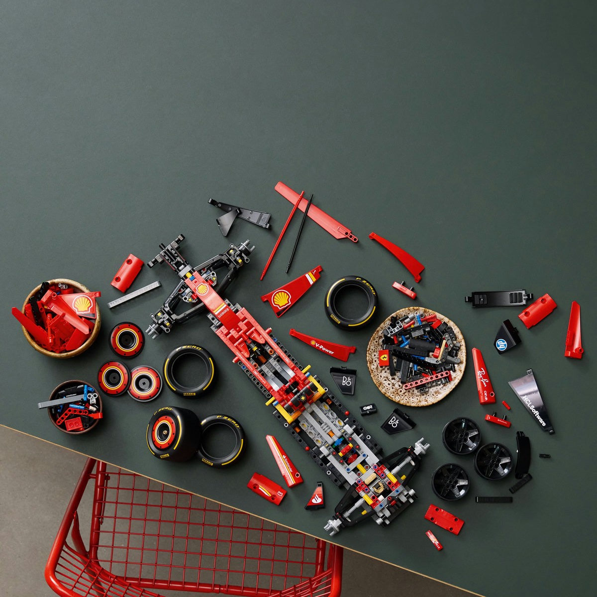 LEGO TECHNIC MASINA F1 FERRARI SF-24 42207