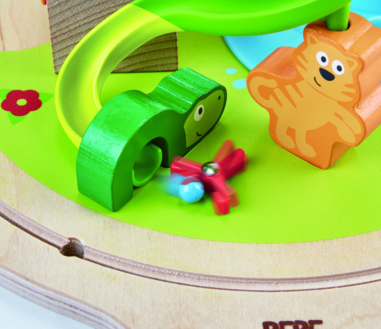 HAPE LABIRINT MAGNETIC CU BILE COLORATE
