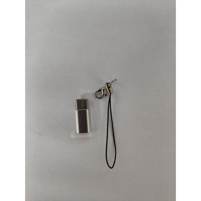 Adaptor micro USB mamă la Type-C tată, finisaj argintiu, cu agățătoare breloc metalică inclusă, vedere frontală
