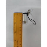 Detaliu mufă USB Type-C tată și micro USB-B mamă adaptor aluminiu argintiu, 2,6 x 1 x 0,5 cm
