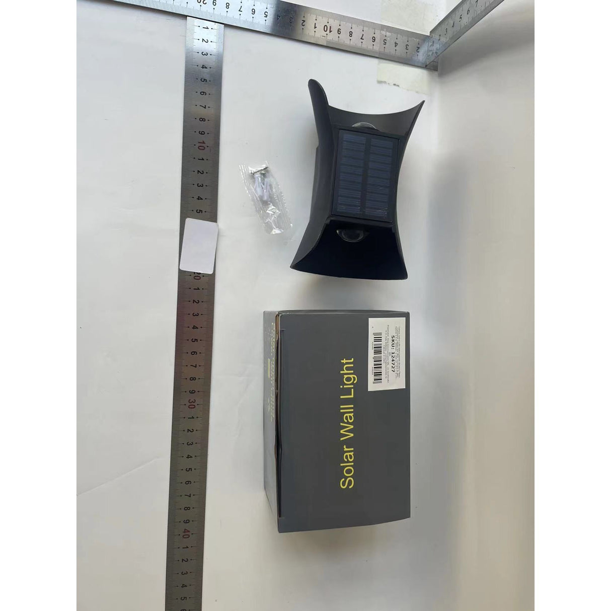 Aplica Solaraled Bidirectionala Pentru Perete In Forma De Funda, 8 Led-Uri, Material Abs Si Pc, Lumina Puternica, Ip65, Baterie 1.2 V, 300 Mah, Autonomie 8-10 Ore, Resigilat - vivimall.ro