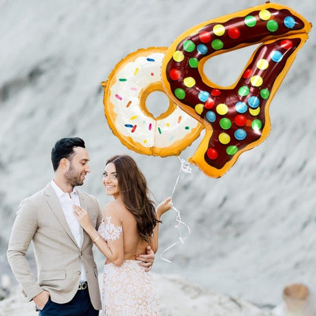 Balon din Folie Metalizata Vivimall, Figurina Cifra, Imprimeu Gogosi, Tema Aniversare 100 cm, Ambalaj Individual, Pai inclus, Umflare cu Aer sau Heliu, Multicolor, Cifra 4