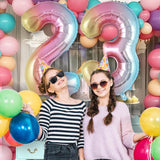 Balon din Folie Metalizata Vivimall, Figurina Cifra Gradient, Tema Aniversare 40 cm, Ambalaj Individual, Pai inclus, Umflare cu Aer sau Heliu, Multicolor, Cifra 3