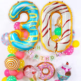 Balon din Folie Metalizata Vivimall, Figurina Cifra, Imprimeu Gogosi, Tema Aniversare 100 cm, Ambalaj Individual, Pai inclus, Umflare cu Aer sau Heliu, Multicolor, Cifra 3