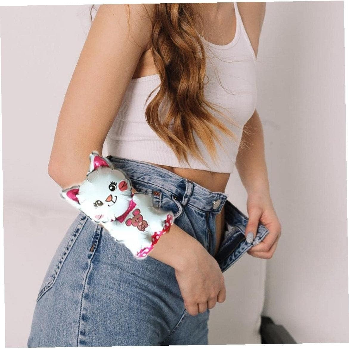 Balon din Folie Metalizata, Vivimall, Figurine Animalute, Tip Bratara, Model Pisica, 13 x 35 cm, Ambalaj Individual, Pai Inclus, Umflare cu Aer sau Heliu, Alb - vivimall.ro