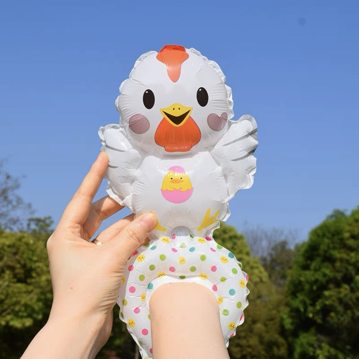 Balon din Folie Metalizata, Vivimall, Figurine Animalute, Tip Bratara, Model Gaina, Ambalaj Individual, Pai Inclus, Umflare cu Aer sau Heliu, Alb - vivimall.ro