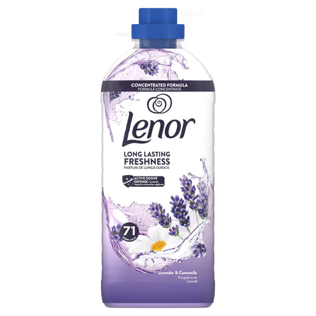 Balsam de rufe Lenor Lavender și Camomile, flacon 1491 ml, 71 spălări, vedere frontală cu etichetă