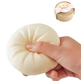 Jucarie Interactiva Dumpling Squishy, Flippy, Model Cifla Aburita, Jucarie Antistres pentru Copii si Maturi, Efect Calmant cu Revenire Lenta, 10 x 10 cm, Bej