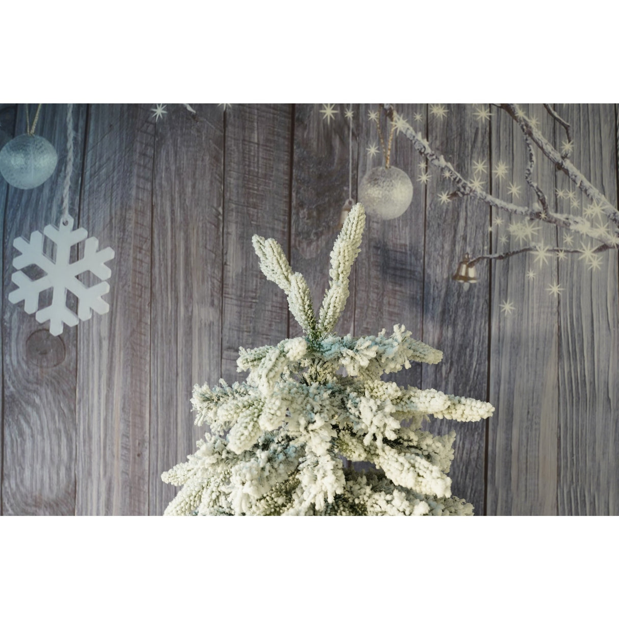 Brad Artificial de Craciun, Flippy, 1.8 m inaltime, Verde, Pulverizat complet alb-tip zapada, Interior/ Exterior, Bogat 512 ramuri - vivimall.ro