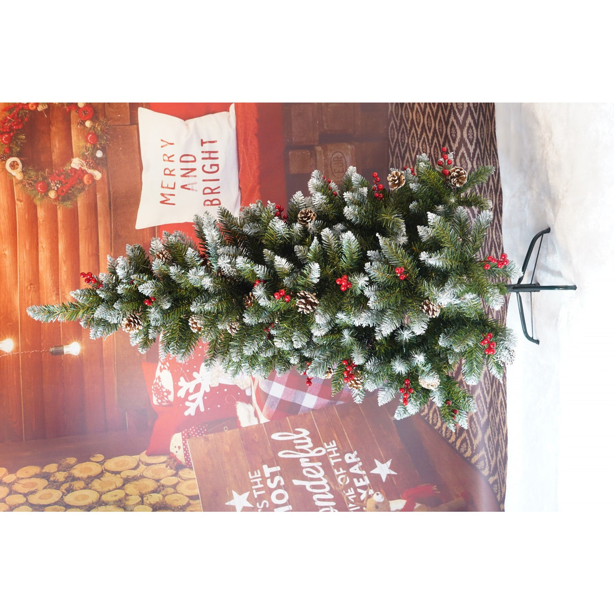 Brad Artificial de Craciun, Flippy, Sectionat pentru Perete/ Colt, 1.50 m inaltime, Verde, Decorat, Diametru Inferior 83 cm, Interior/ Exterior - vivimall.ro