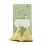 Cercei Dama de Primavara, Jolie, Model cu Ciucuri Aurii si Disc Alb, Eleganti si Moderni, 7 x 2 cm per unitate, Alb/Auriu - vivimall.ro