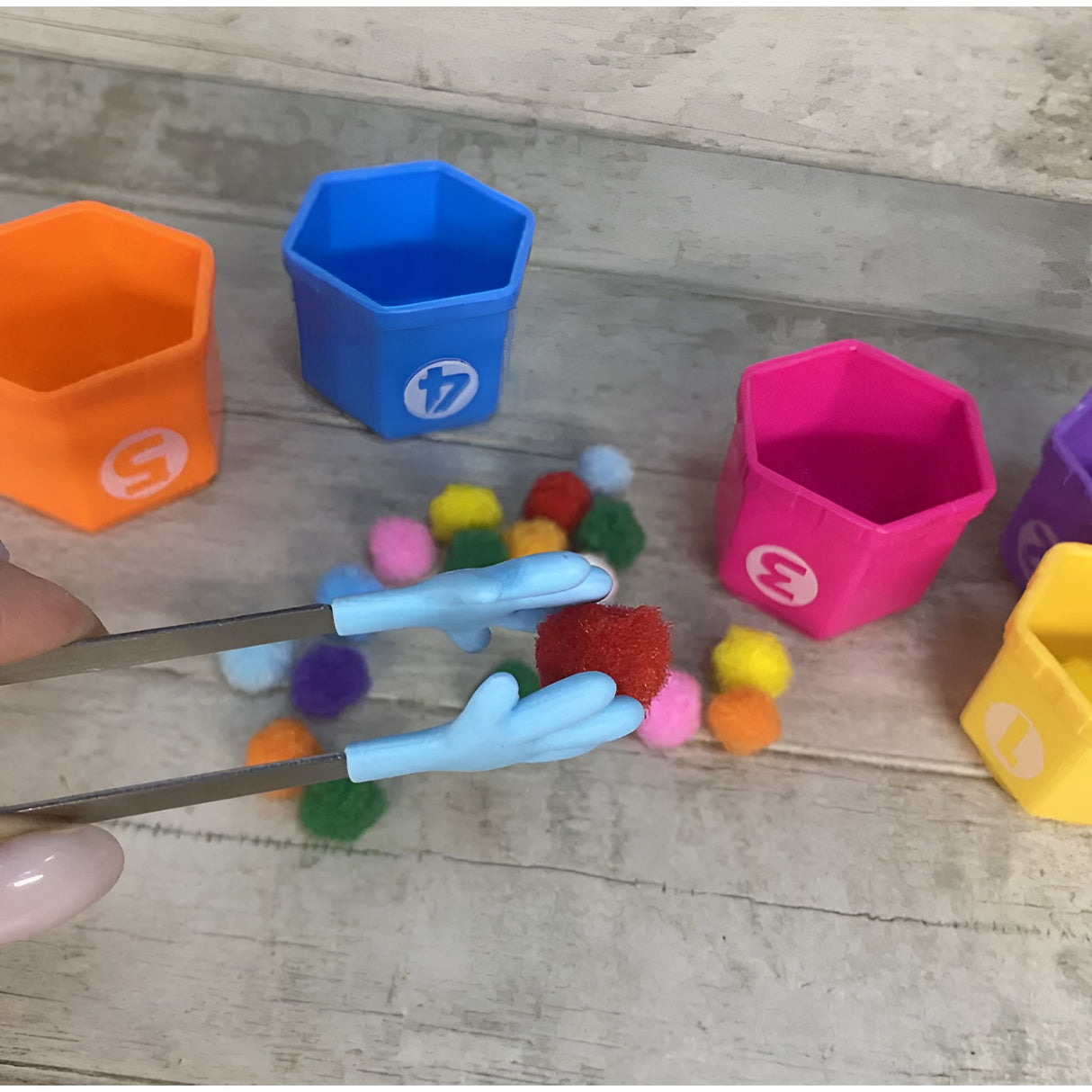 Cleste Creativ Pentru Mancare, Model Manute Din Silicon, 14.5X3 Cm, Rezistent La Temperaturi Inalte Si Coroziune - vivimall.ro