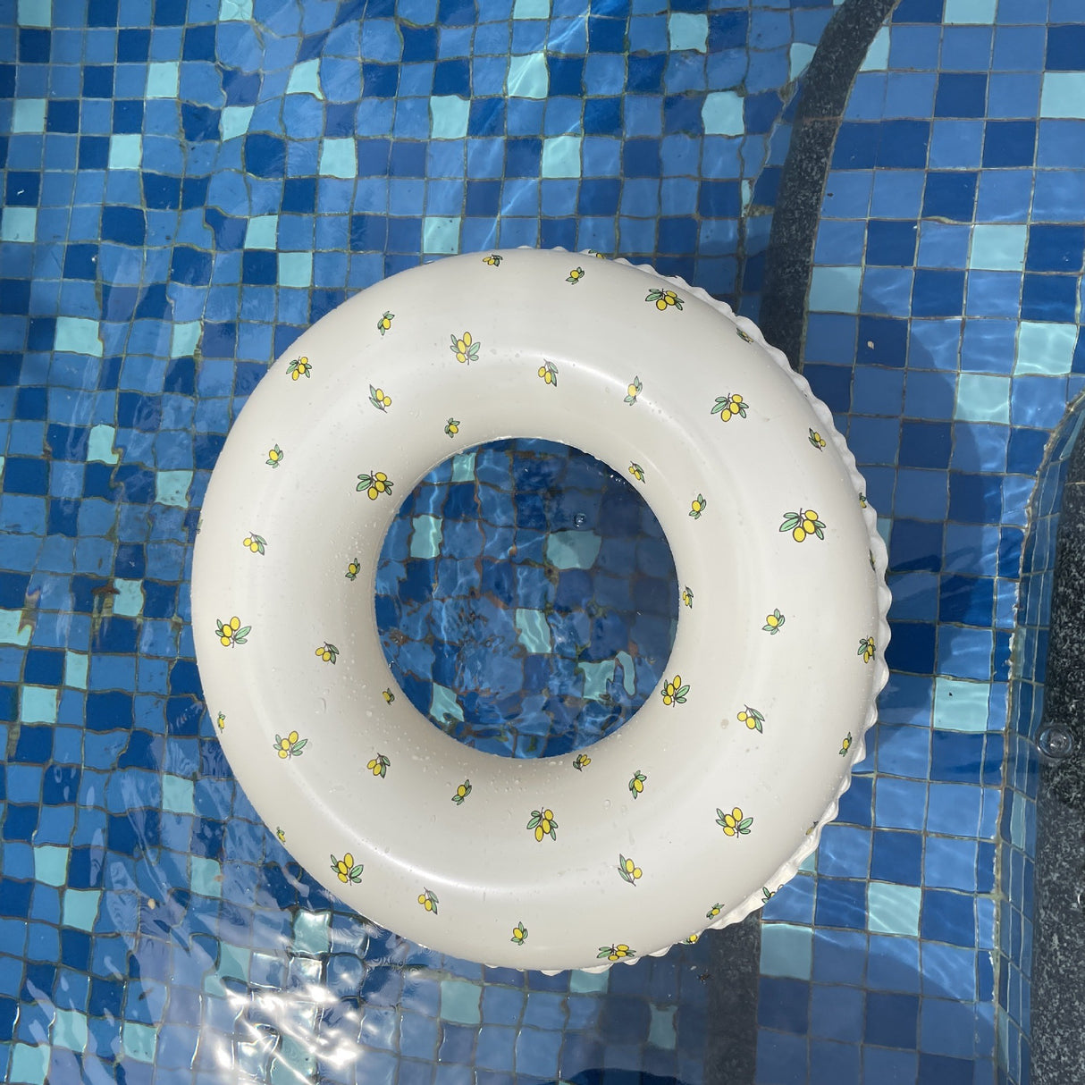 Colac De Inot Gonflabil Pentru Copii, Galben, Model Cu Lamai, Diametru 66 Cm - vivimall.ro