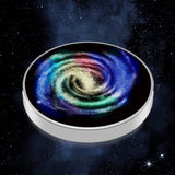 Fidget spinner Flippy Milky Way ținut în mână, demonstrație rotație, dimensiune 3,8 cm