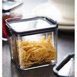 Recipient din Plastic, Vivimall, pentru Alimente/Obiecte, Inchidere Ermetica, 10.2 x 9.8 cm, 700 ml, Transparent - vivimall.ro