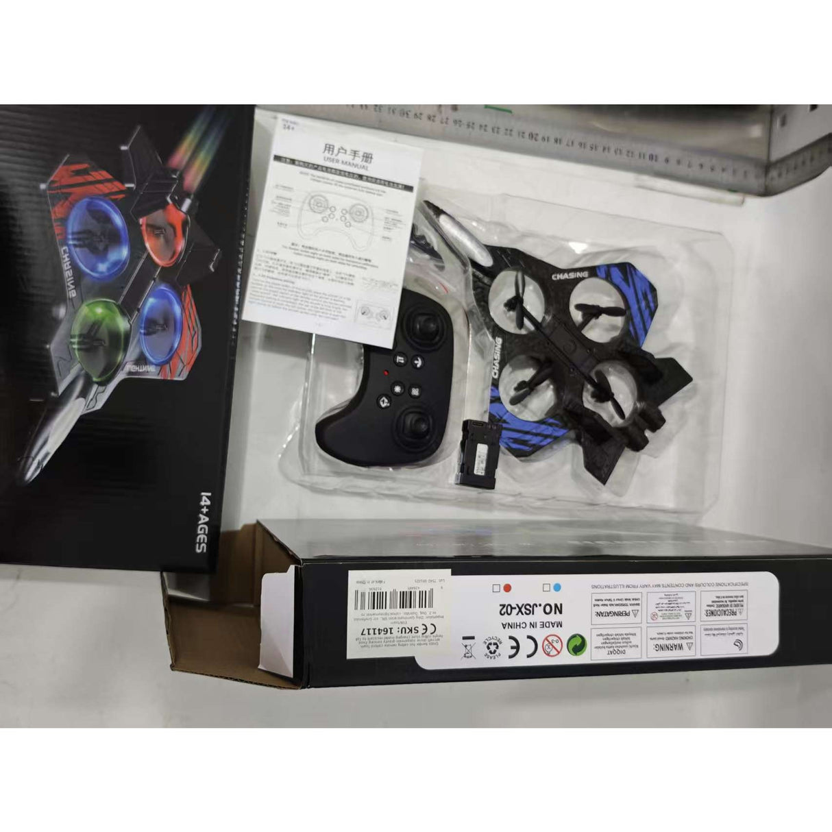 Jucarie Aeronava de Lupta, Vivimall, Rezistent, Incarcare USB, cu Telecomanda, Lumini, Negru-Albastru - vivimall.ro